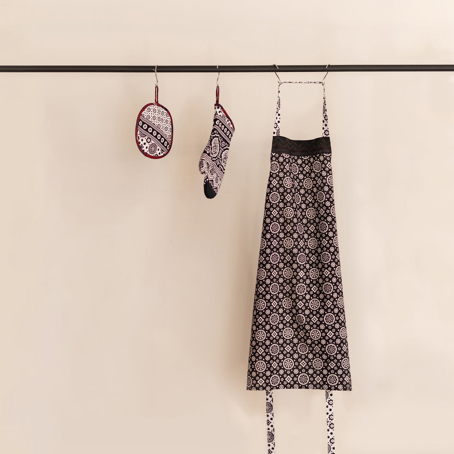 Black and White Ajrak Kitchen Set