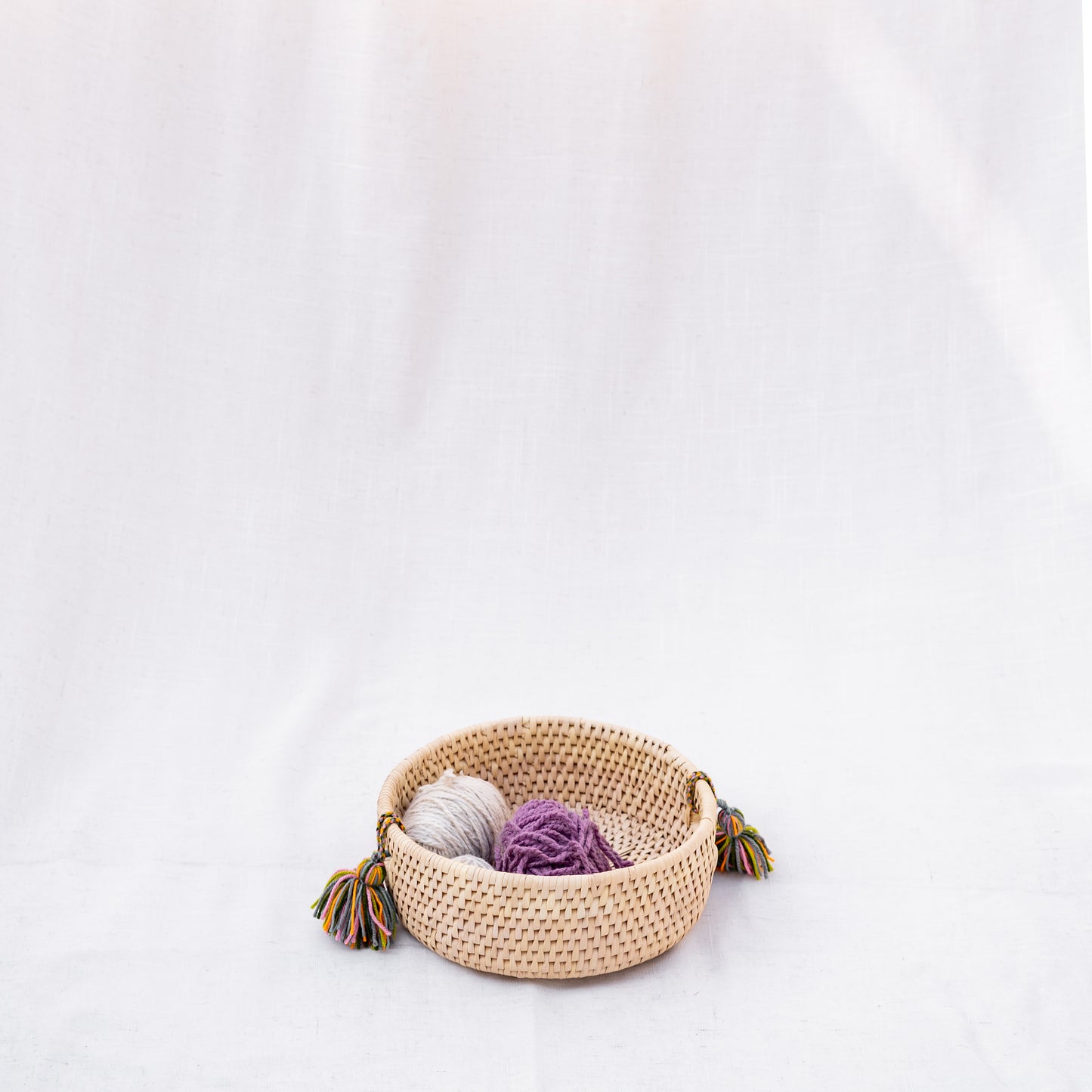 Round Handwoven Date Palm Basket – Sustainable Craft from Sindh, Pakistan