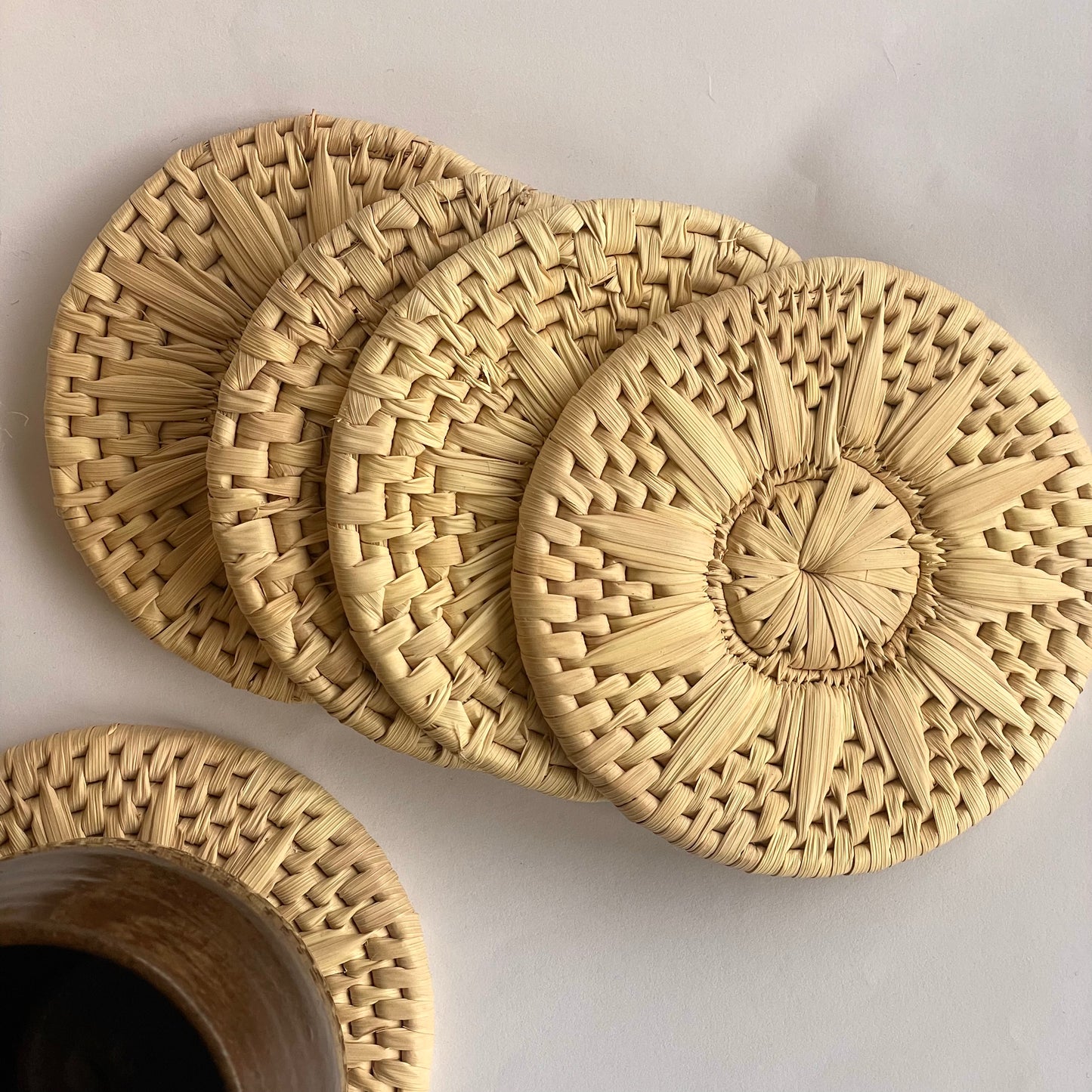 Round Coasters Set of 5 - Handwoven Date Palm Products – Sustainable Craft