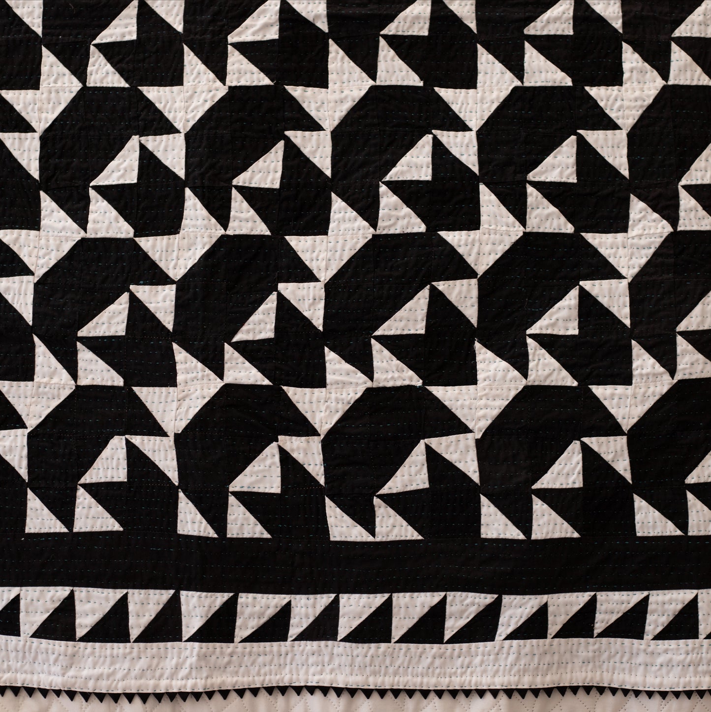 Black & White Sail Boat Rilli Throw (RC-29)