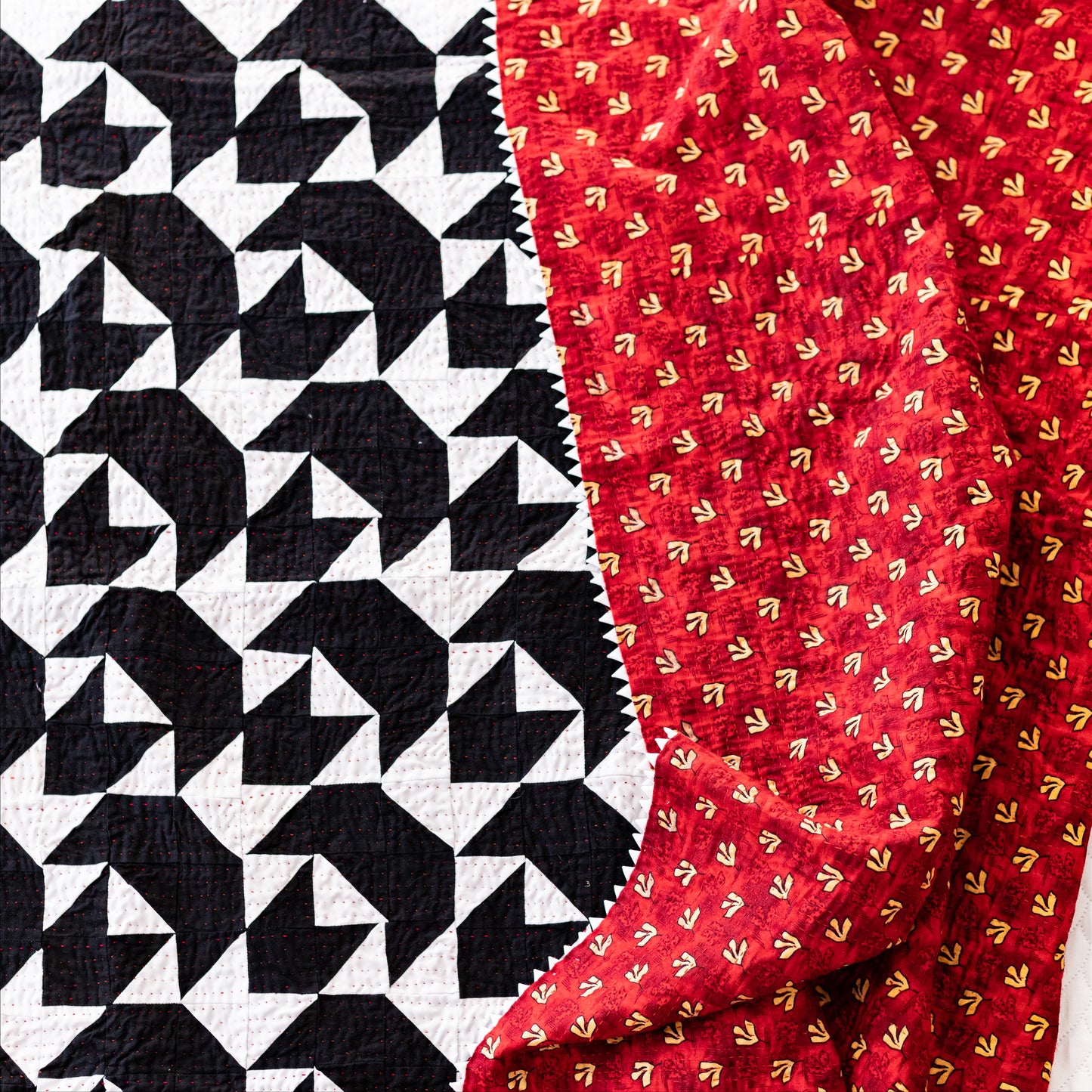 Black & White Sail Boat Rilli Throw (RC-009)
