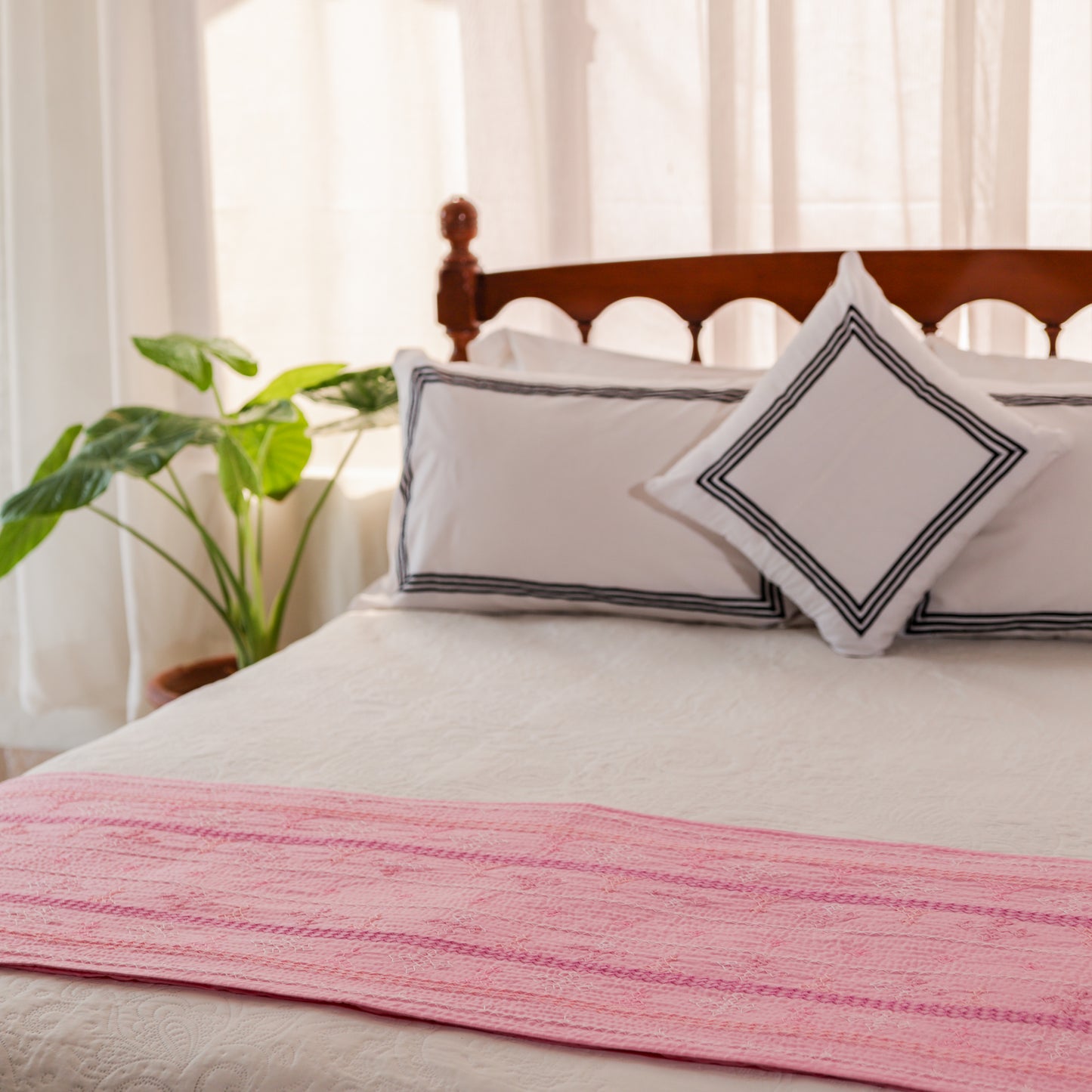 Bed Runner Pink