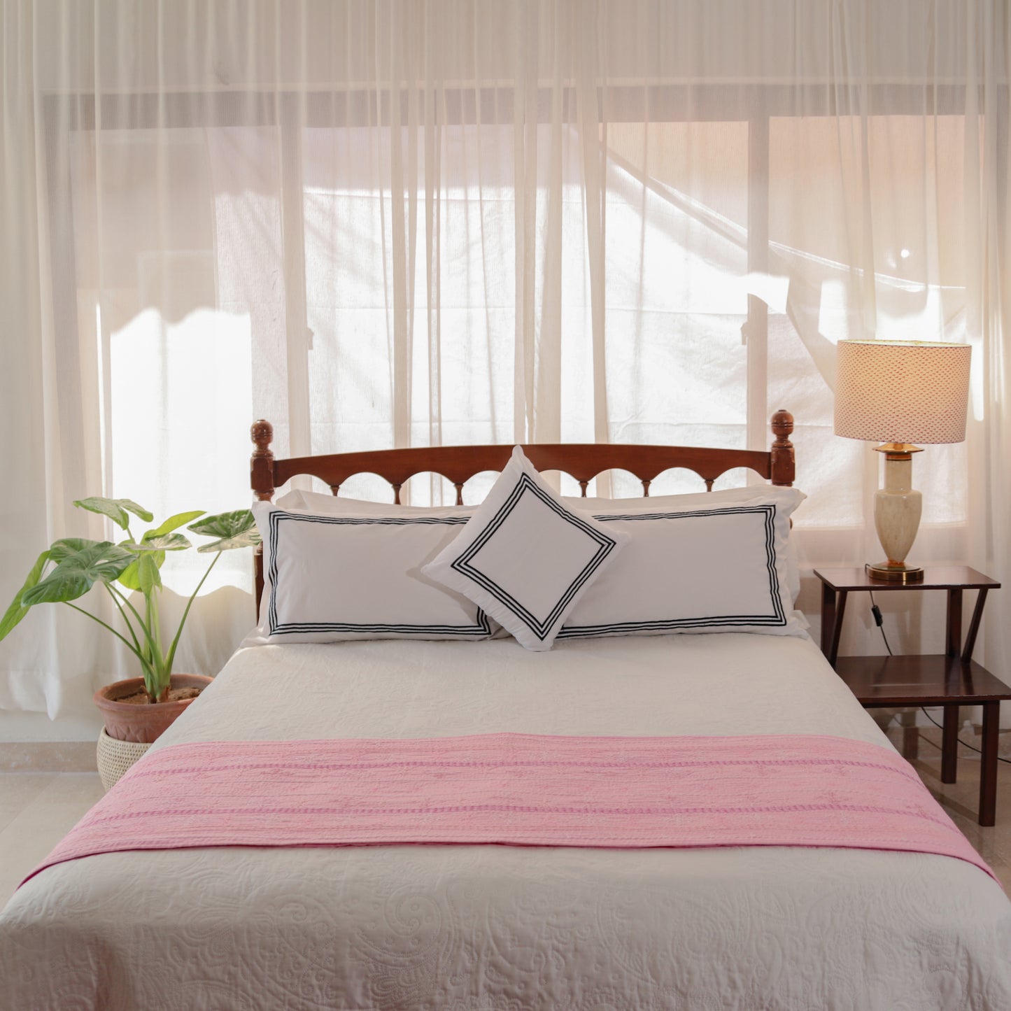 Bed Runner Pink