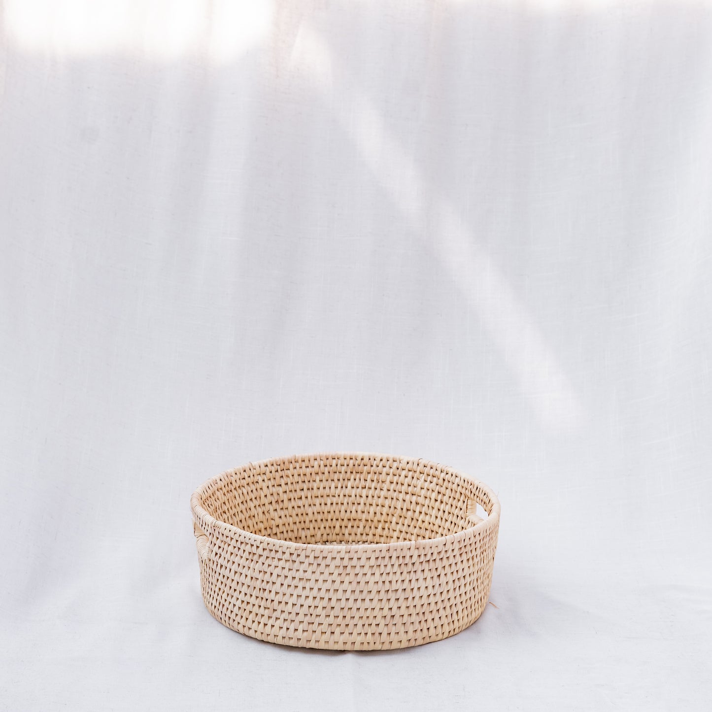 Large Round Handwoven Date Palm Basket – Sustainable Craft from Pakistan