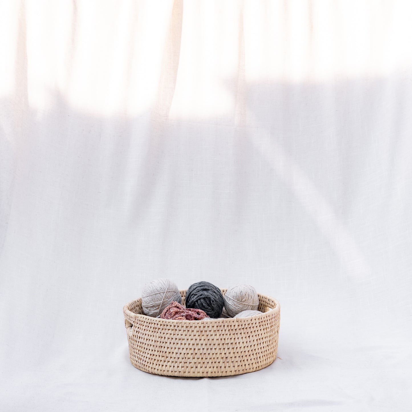 Large Round Handwoven Date Palm Basket – Sustainable Craft from Pakistan