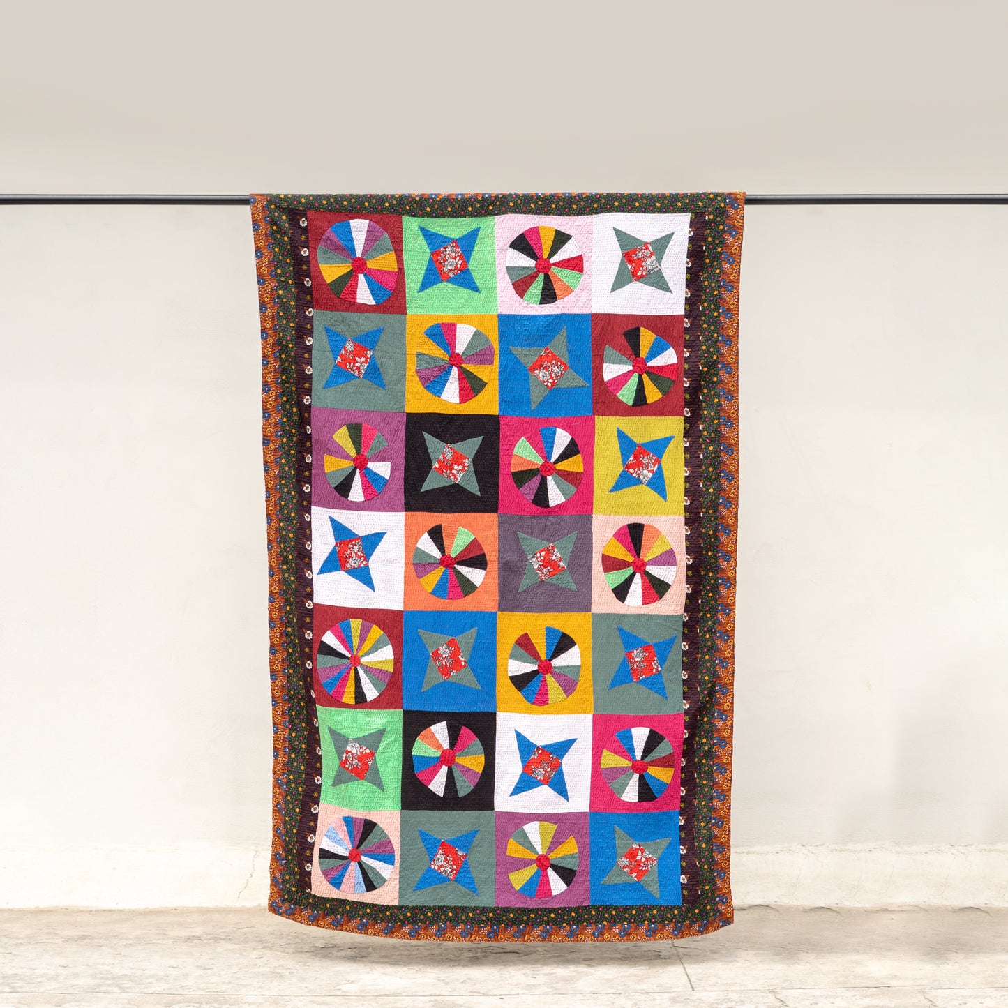 Celestial Garden Sunburst Rilli– Appliqué Sindhi Ralli Quilt – Handmade • Pure Cotton • Heritage Craft from Sindh