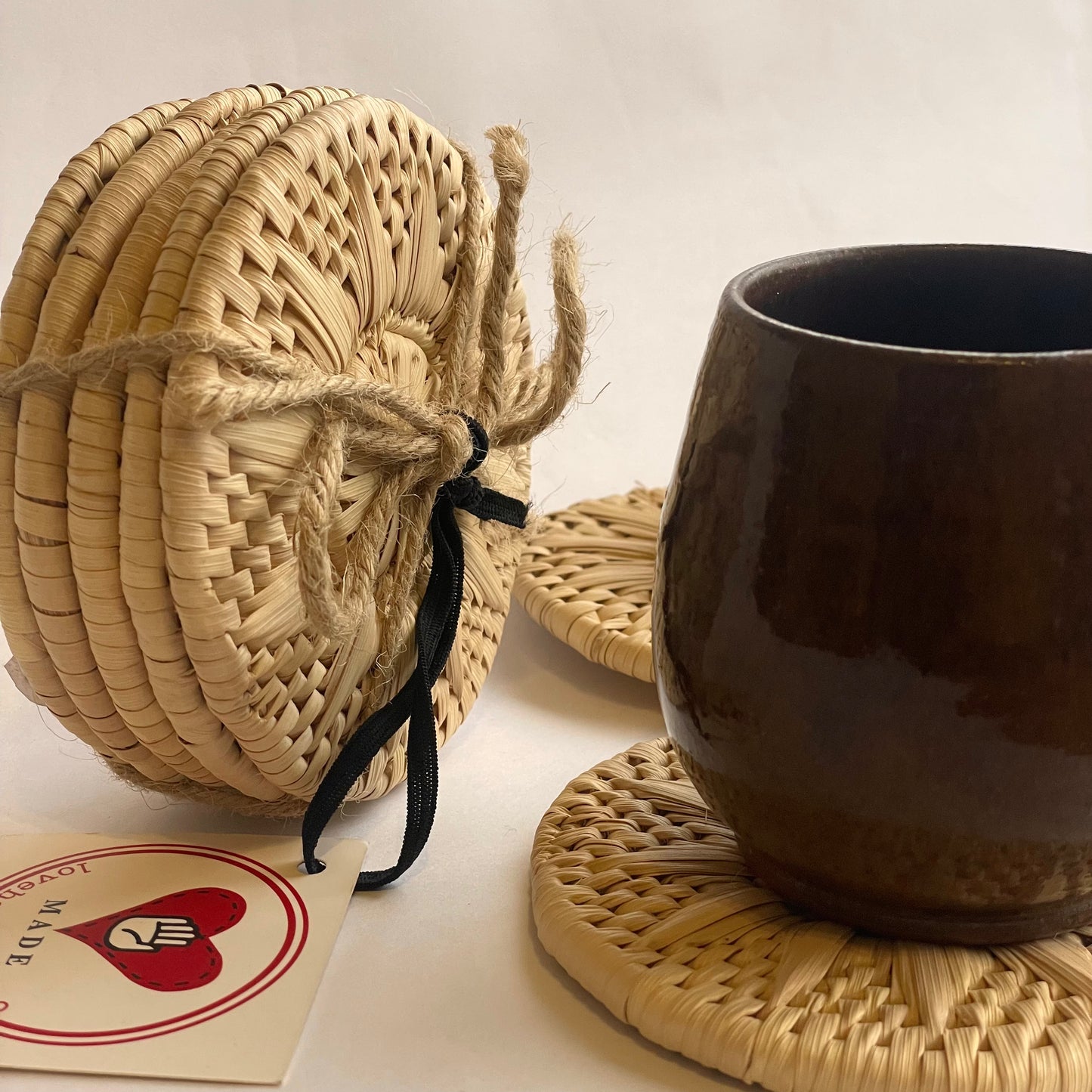 Round Coasters Set of 5 - Handwoven Date Palm Products – Sustainable Craft